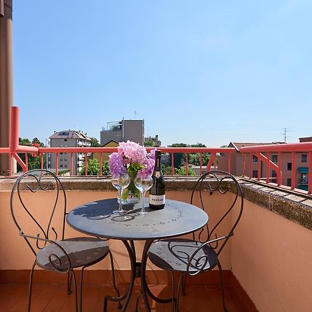 Apartament -Luminosa 5 Stars With Balcony- Wifi Netflix 15 Minutes From Duomo Mediolan Zewnętrze zdjęcie