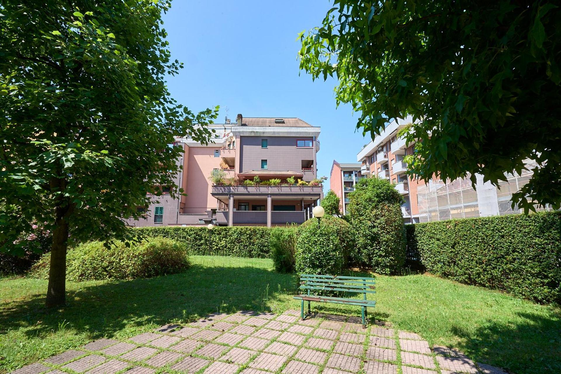 Apartament -Luminosa 5 Stars With Balcony- Wifi Netflix 15 Minutes From Duomo Mediolan Zewnętrze zdjęcie